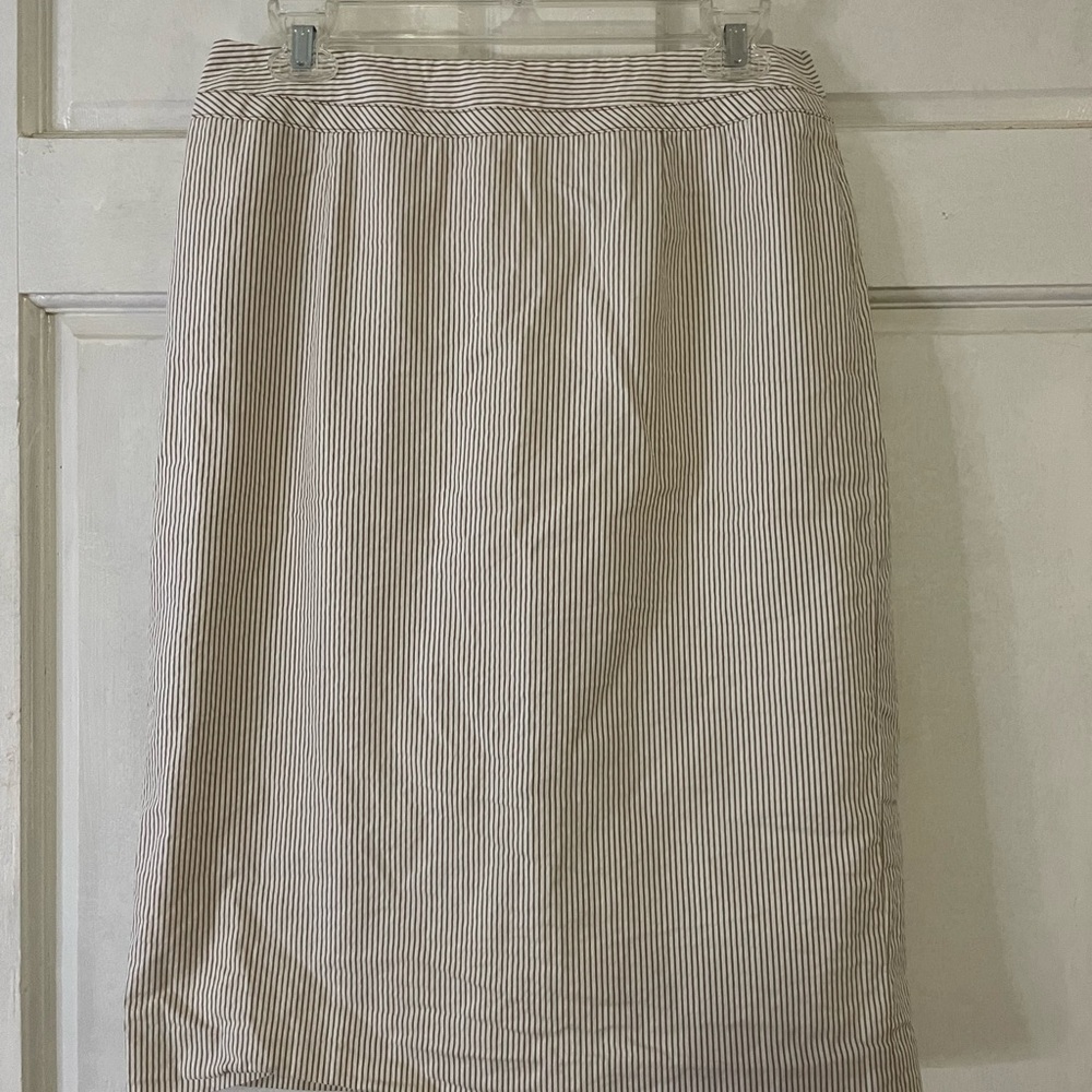 Jones NY Tan Seersucker skirt size 4